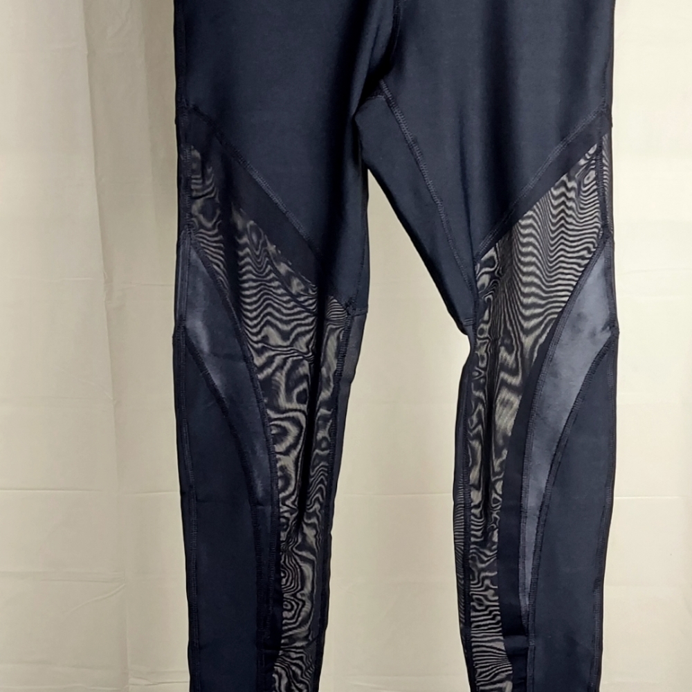 NWOT Yoga Leggings Sheer Panels Size XS 90 Degree by Reflex